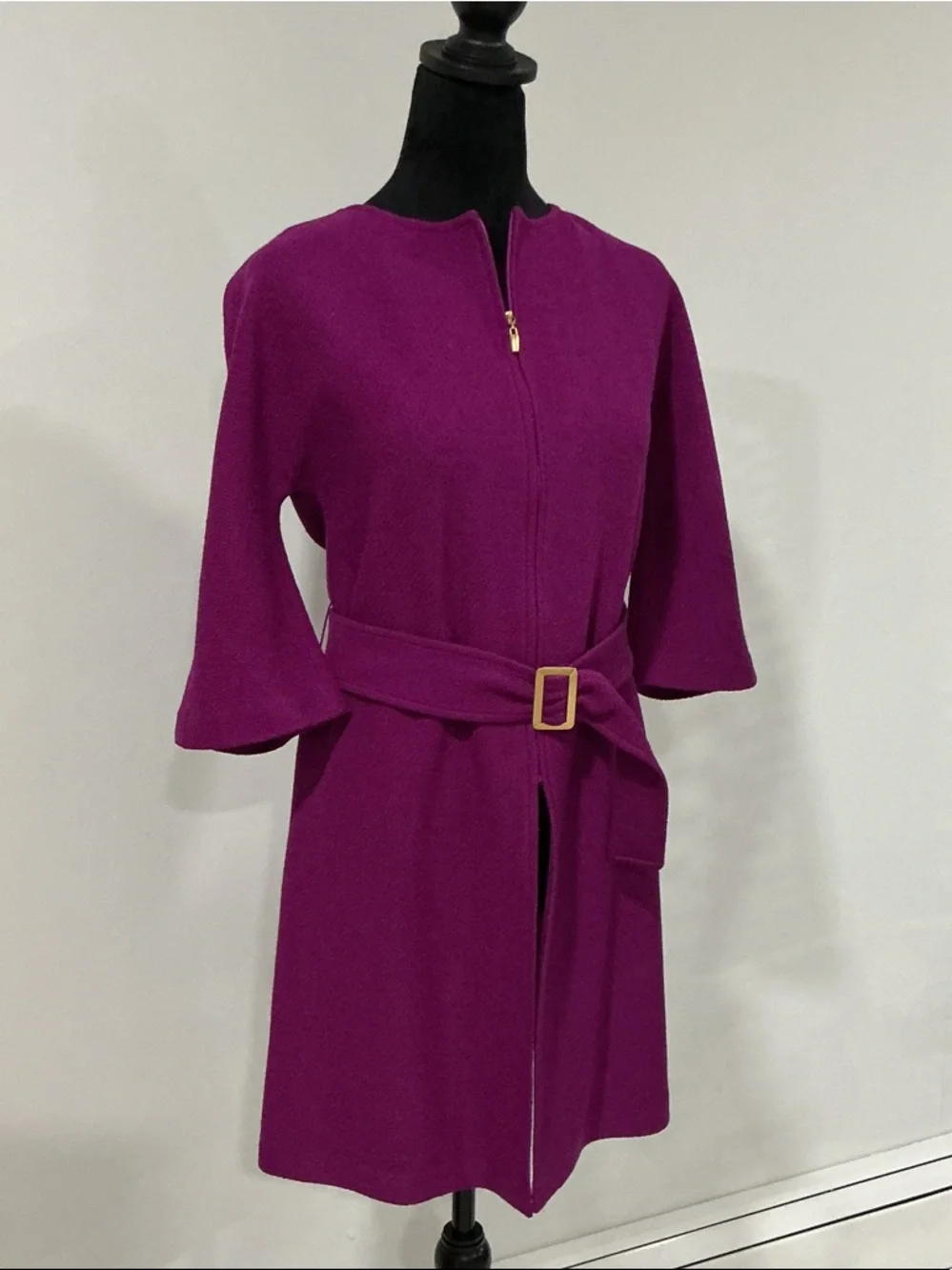 St. John Collection Fushia duster jacket. Size 6 - Picture 5 of 10